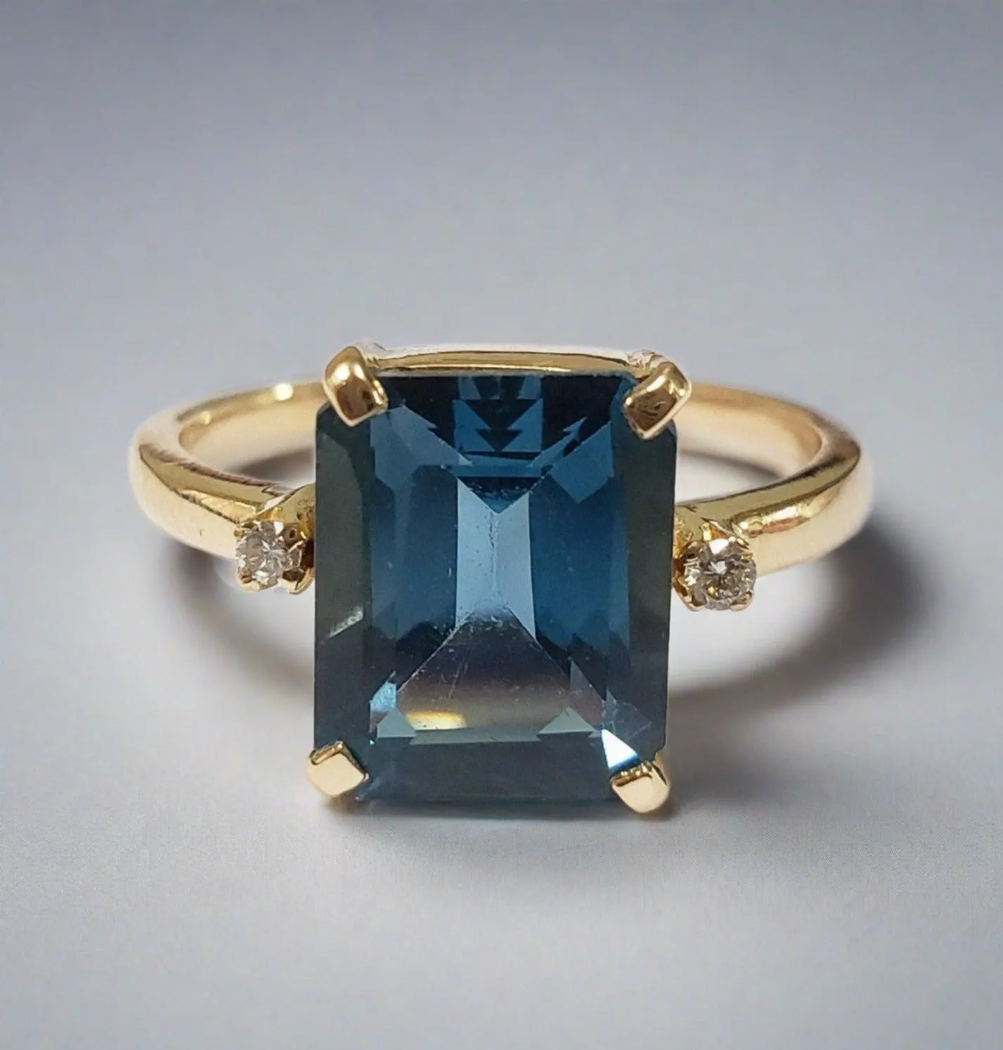 18k Gold London Blue Topaz Diamond Ring