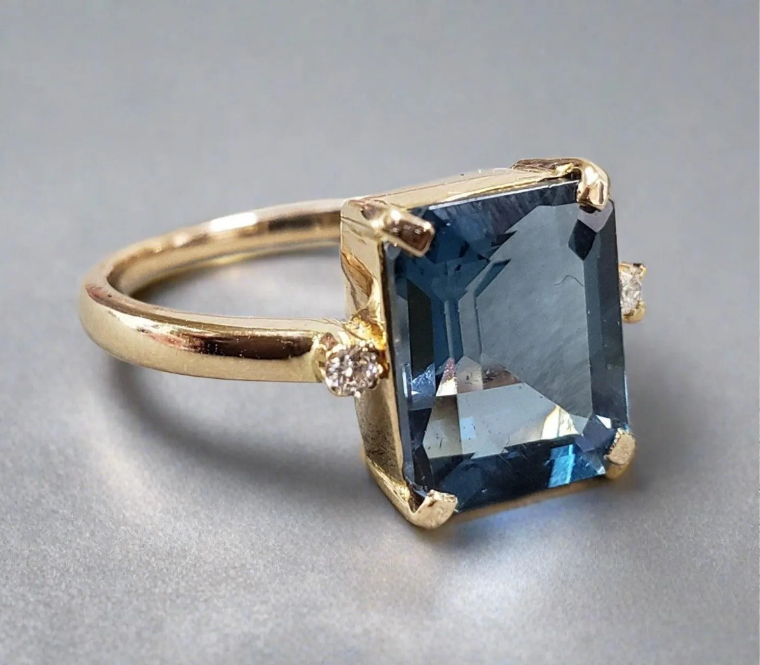 18k Gold London Blue Topaz Diamond Ring