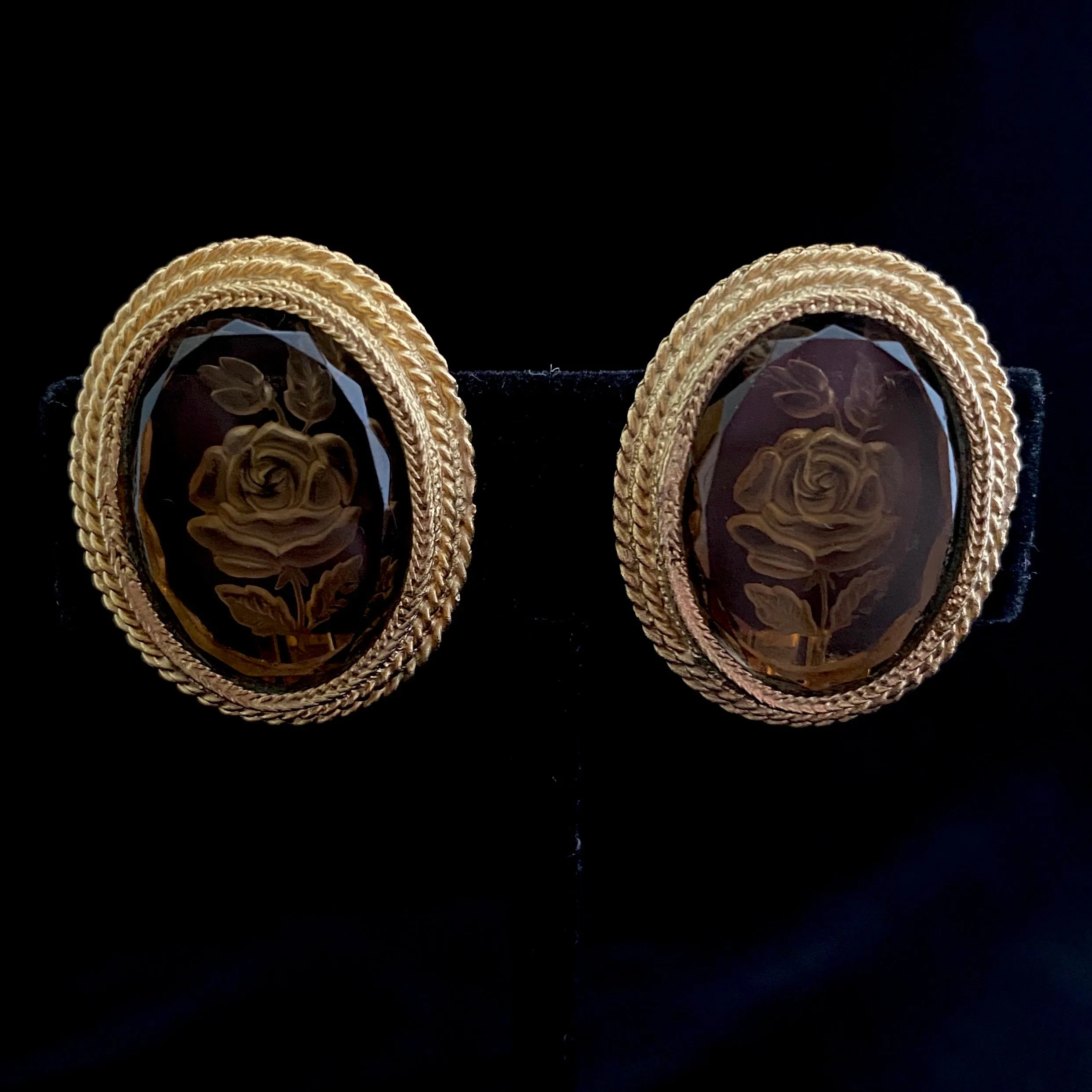 1960s Goldette Intaglio Brooch & Earrings