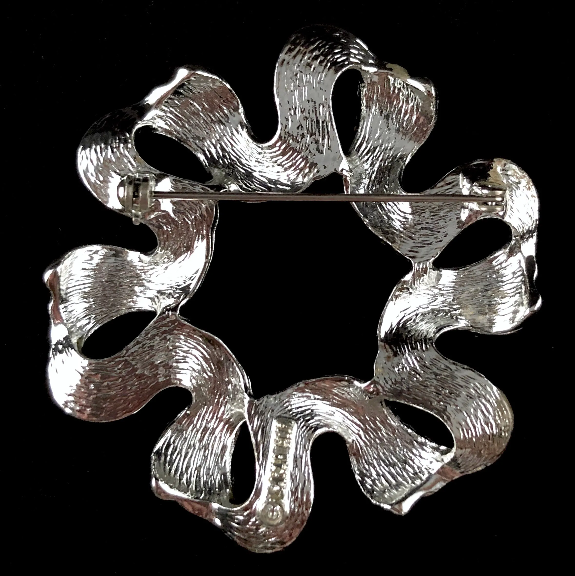 1971 Sarah Coventry Ribbonette Brooch