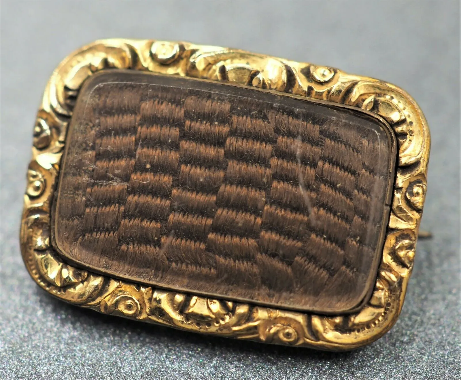 9ct Yellow Gold Woven Hair Antique Mourning Brooch