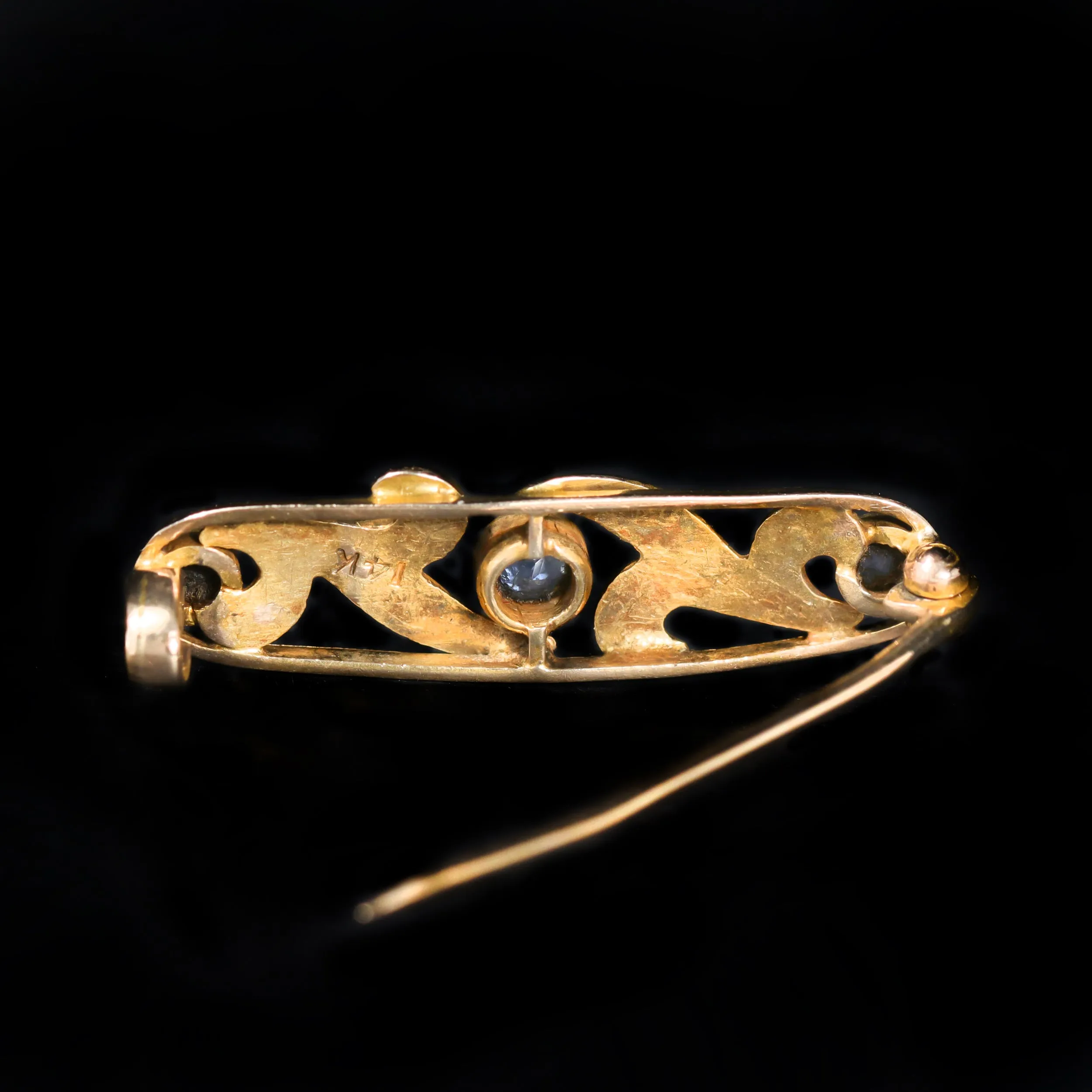 Art Nouveau 14K Yellow Gold and Sapphire Brooch