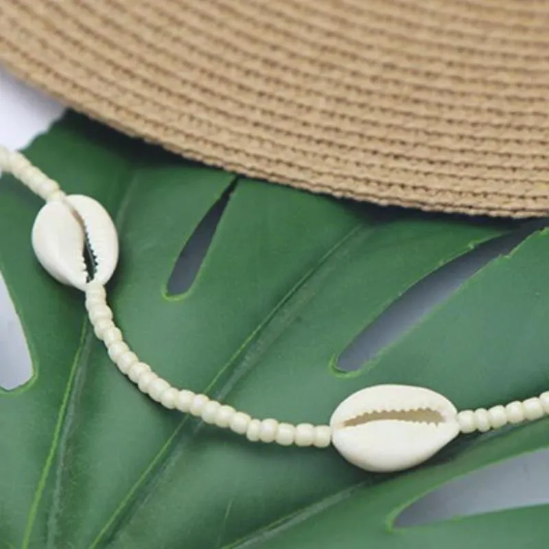 Beach Straw Hat With Designer Shell Chain