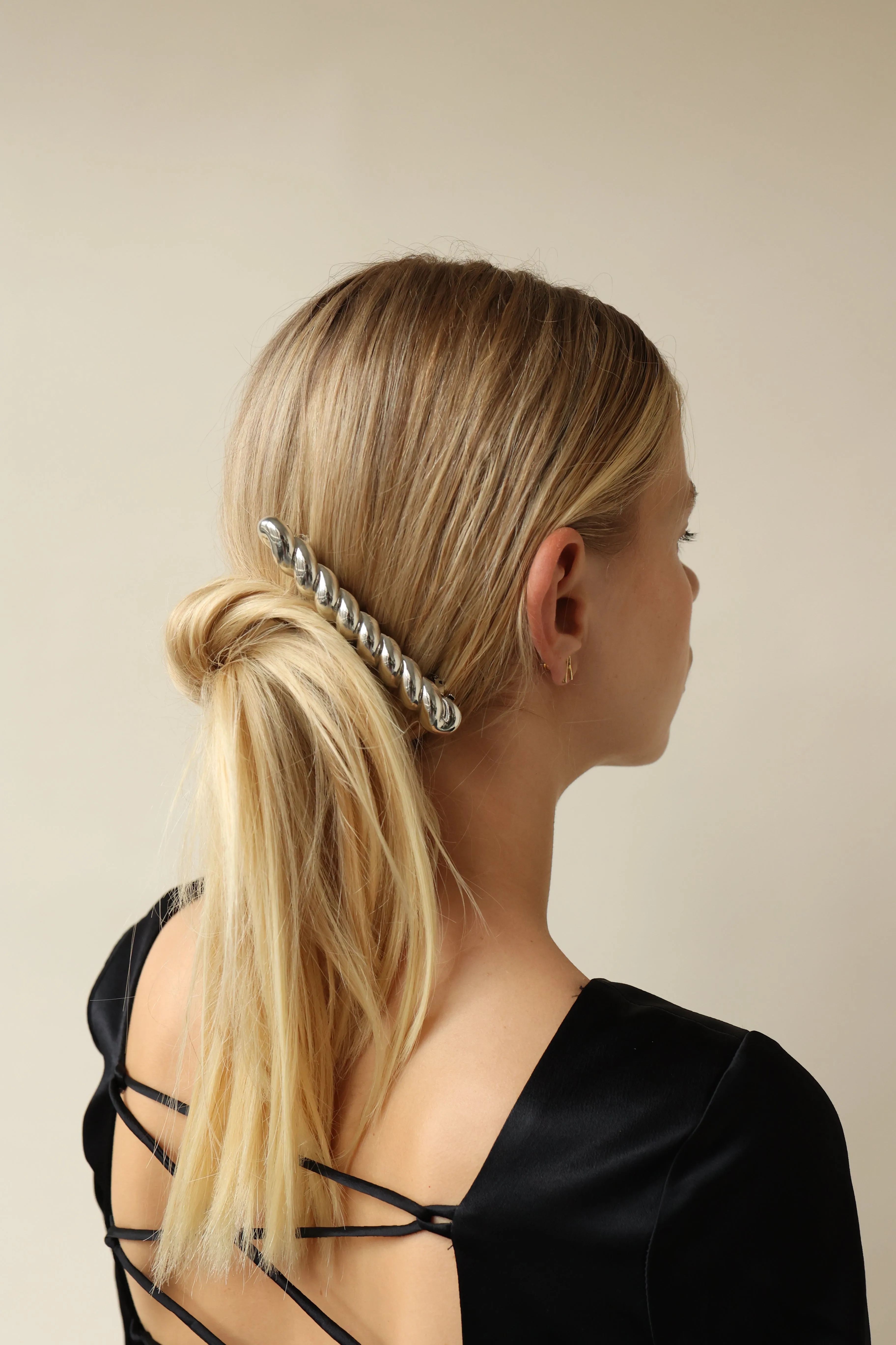 Glossy Twist Bar Barrette