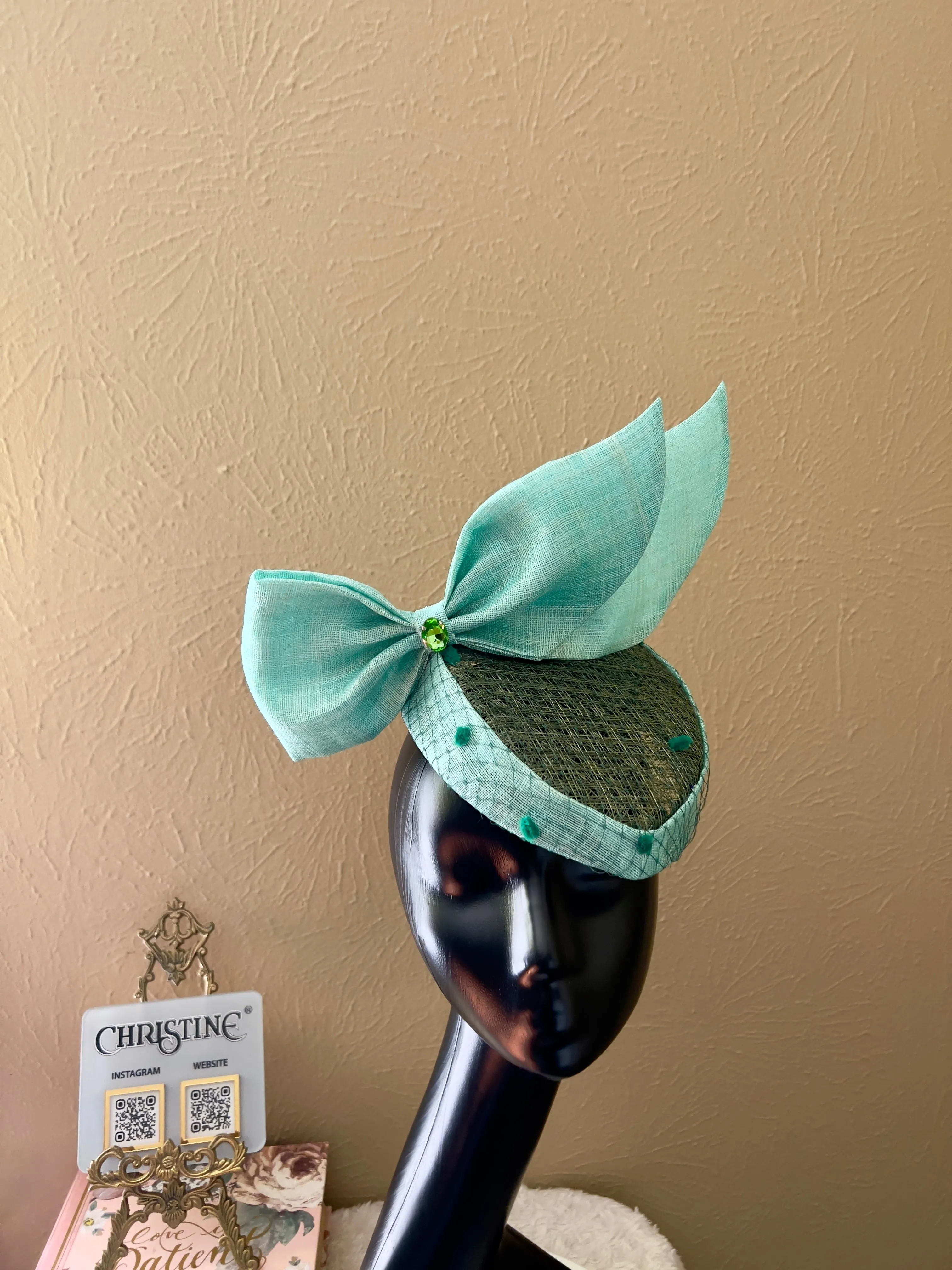 Green hat base - bow in turquoise and cover crown