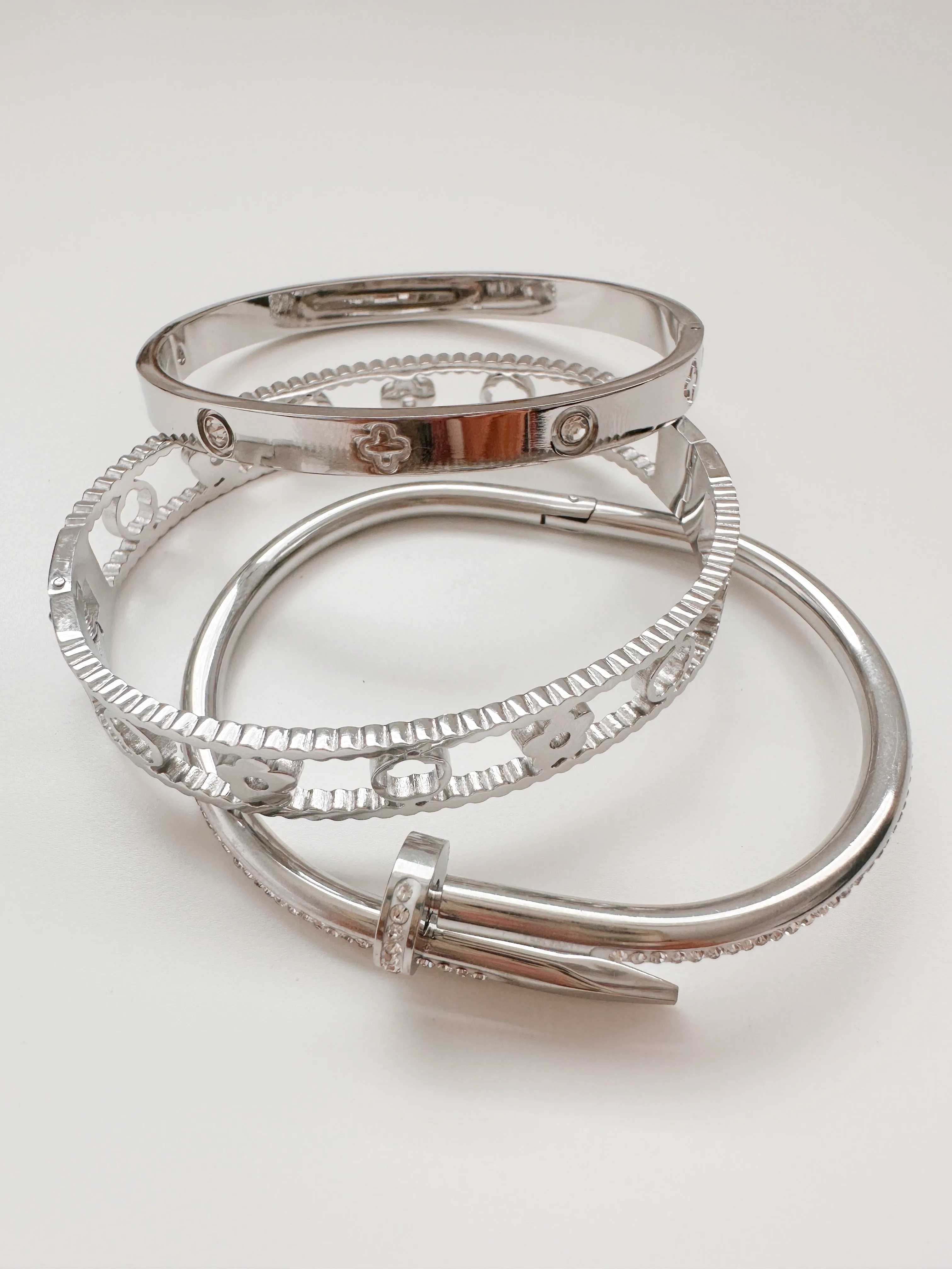 Lea Silver Flower Bangle