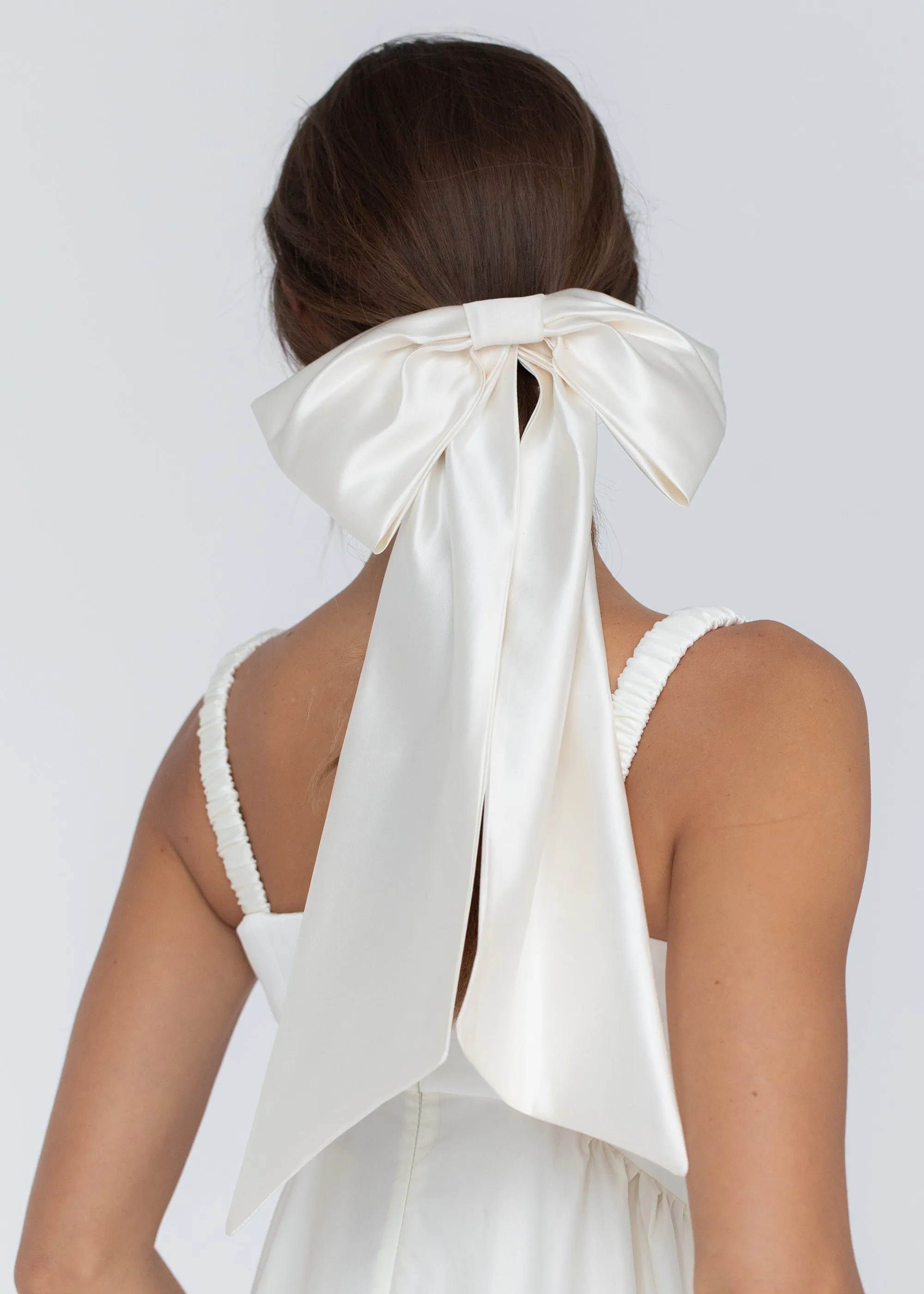 Leander Bow Barrette -- Cream