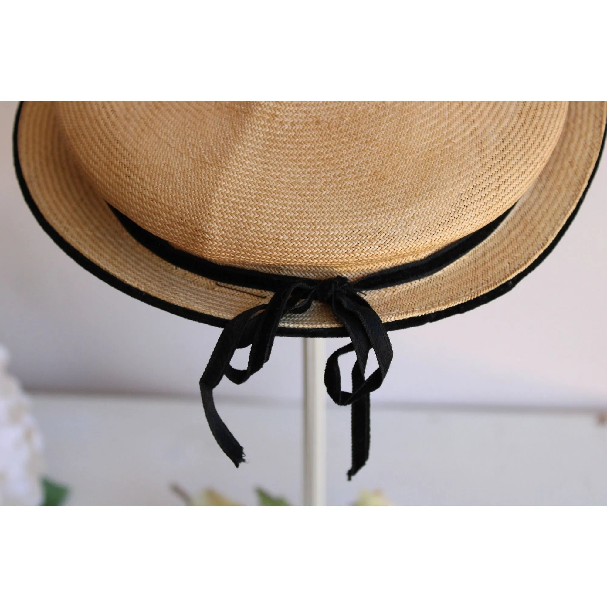 Vintage 1940s 1950s Straw Boater Hat With Black Velvet Bows