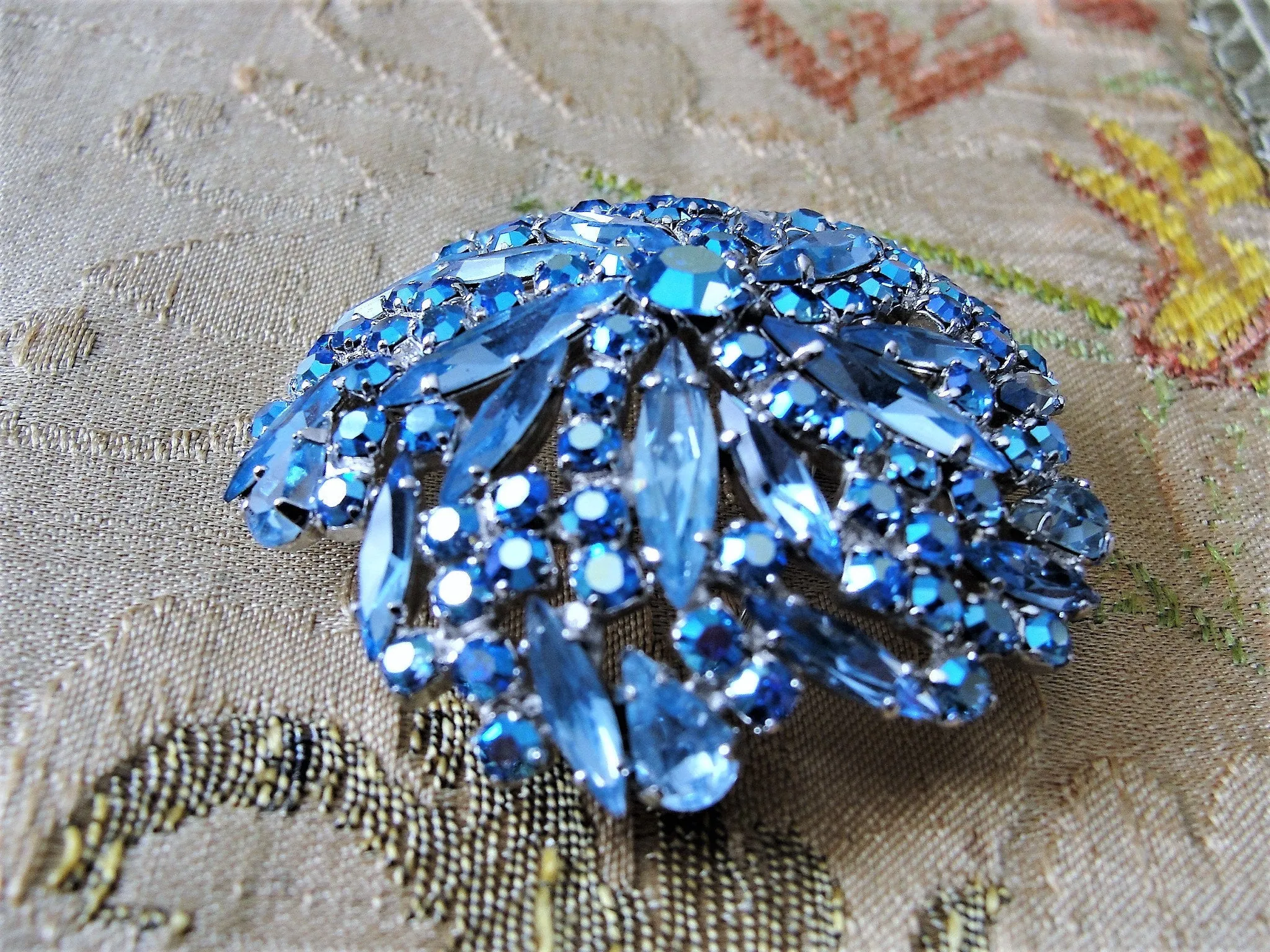 Vintage SHERMAN Signed Glittering BLUE Rhinestones,Domed Circular Swirl Brooch,Dazzling Swarovski Crystal,Collectible Jewelry,1950s Brooches