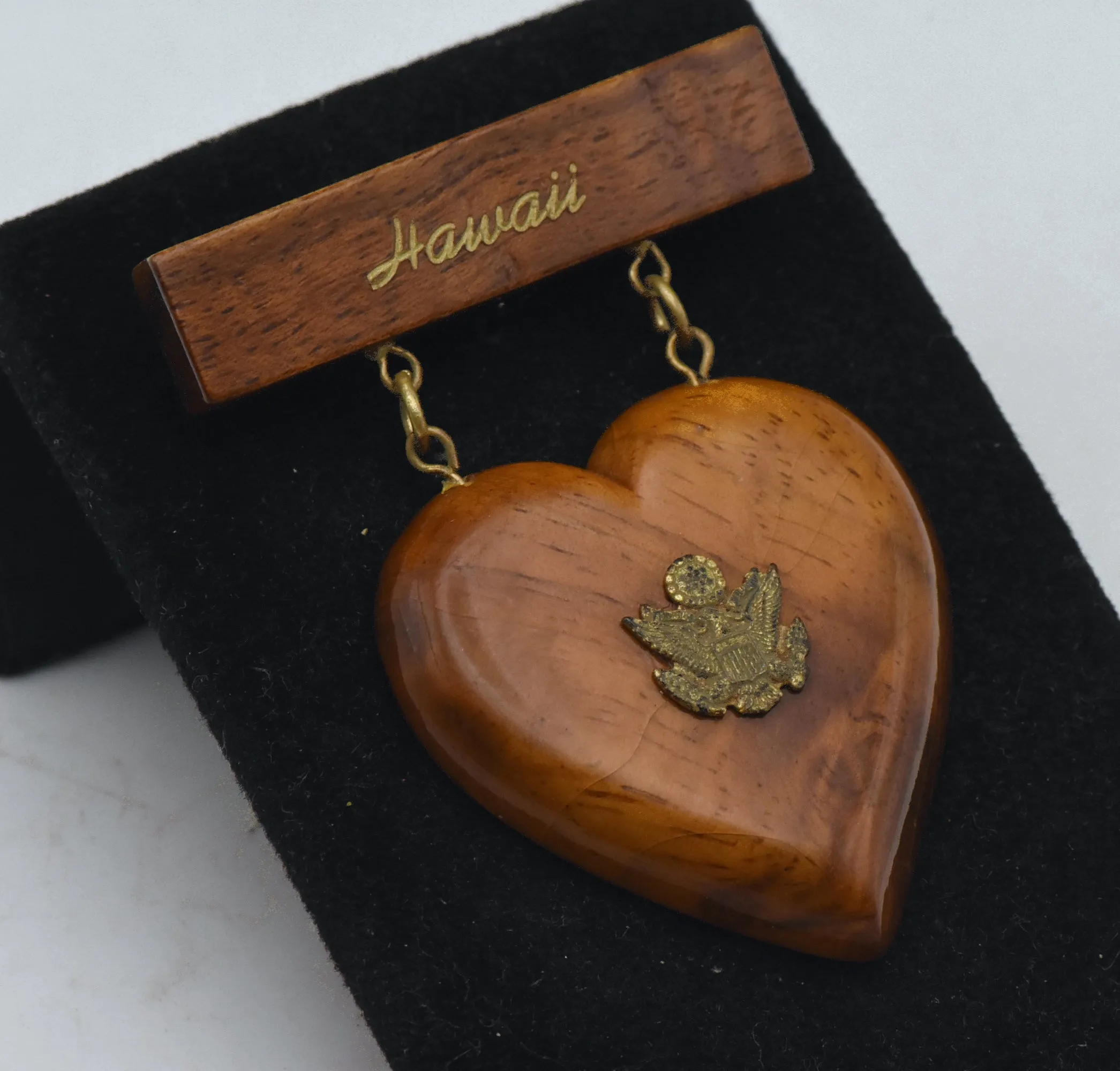 Vintage Wooden Hawaii US Army Heart Brooch